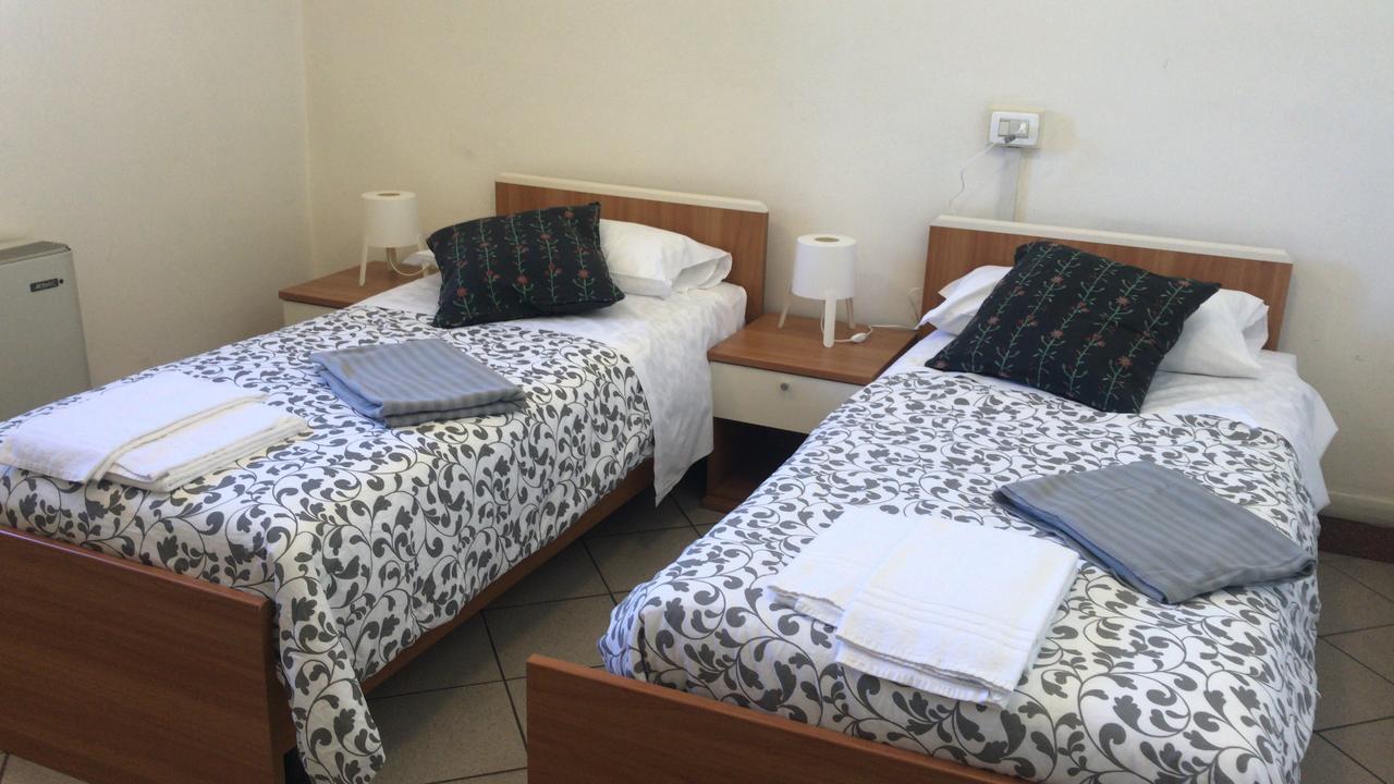 Albergo E Ostello Della Gioventu Biella Centro Storico ภายนอก รูปภาพ
