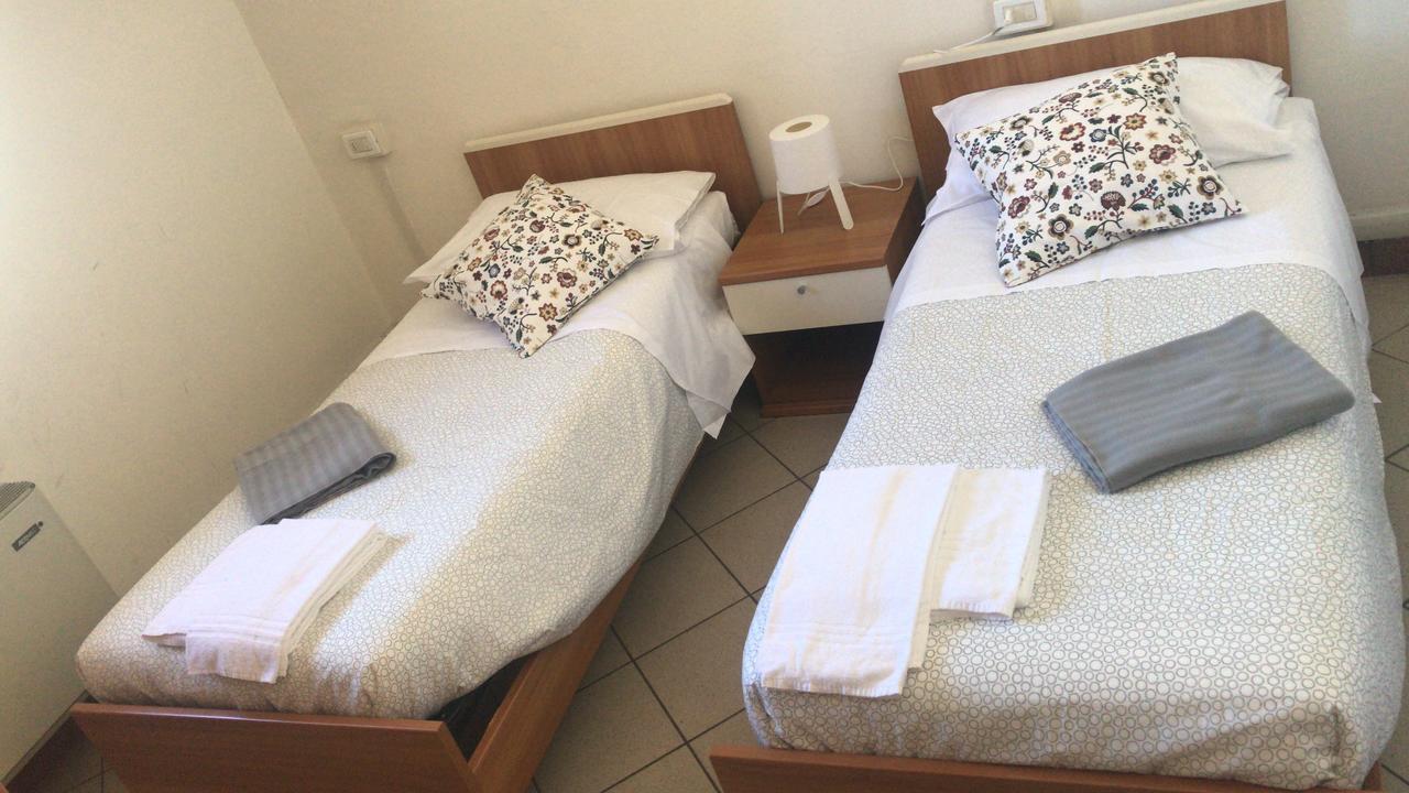 Albergo E Ostello Della Gioventu Biella Centro Storico ภายนอก รูปภาพ