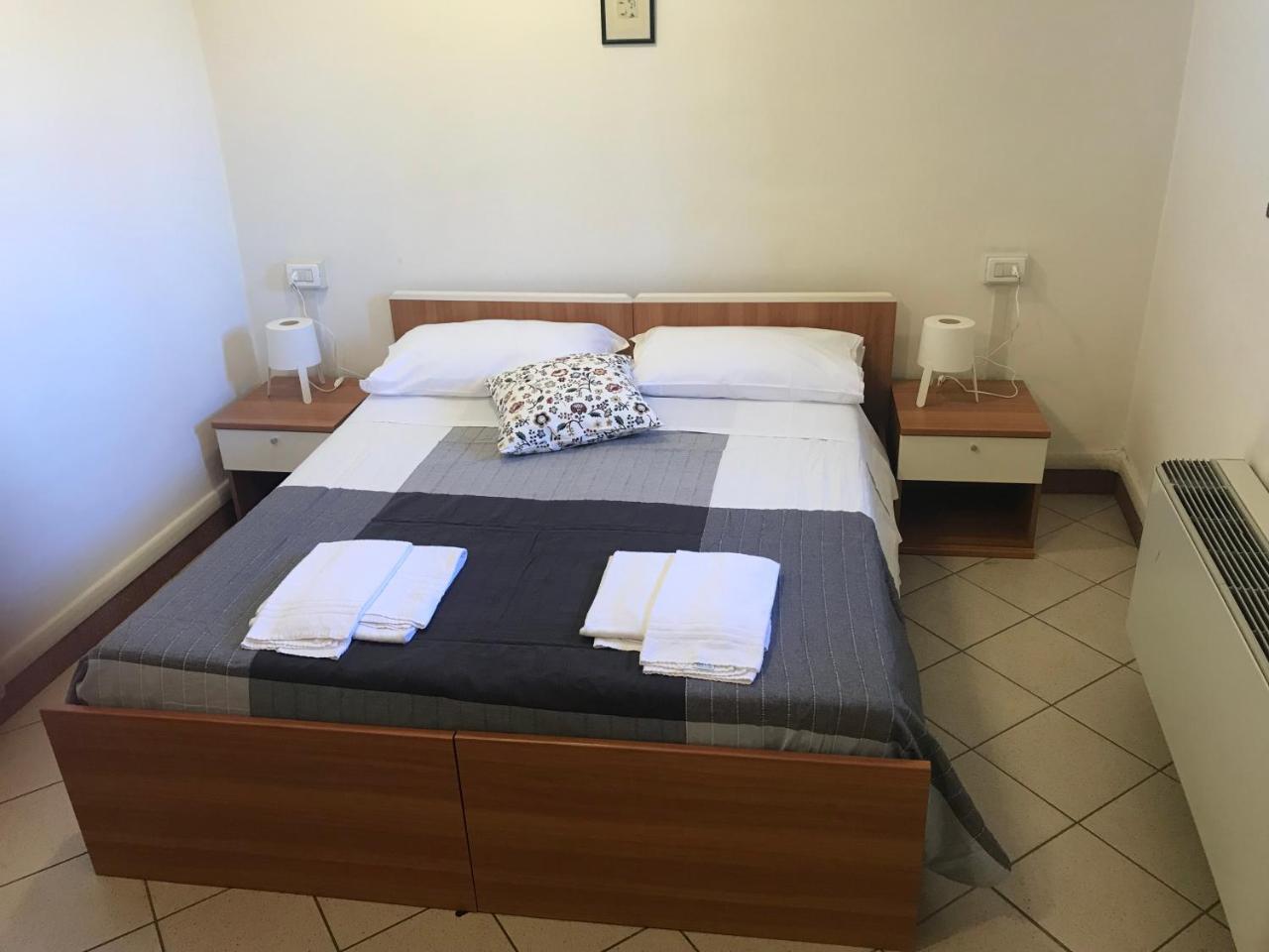 Albergo E Ostello Della Gioventu Biella Centro Storico ภายนอก รูปภาพ