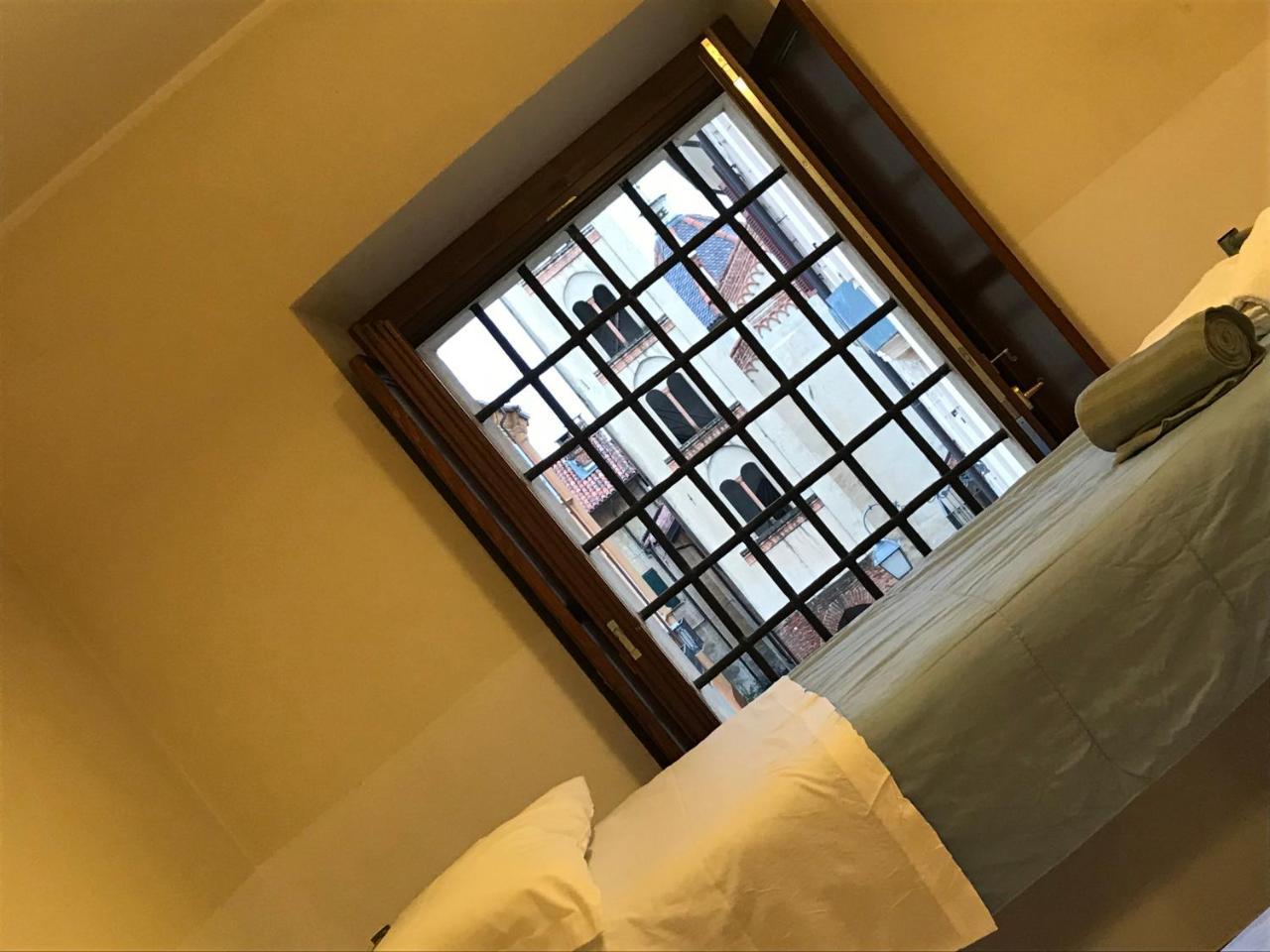 Albergo E Ostello Della Gioventu Biella Centro Storico ภายนอก รูปภาพ